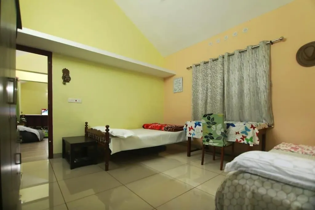 Modayil House - Anakkara Vandanmedu